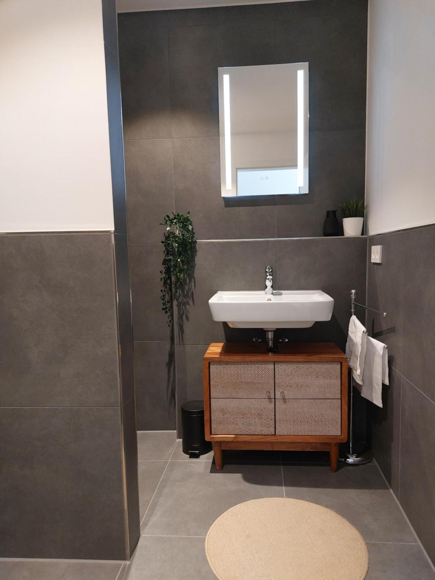 Rooftop Apartments - Modernes Studioapartment Fuer 3 Personen لانغناو المظهر الخارجي الصورة